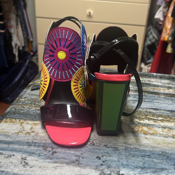 EXE LUCIA Block Heel Sandal - Picture 4 of 5